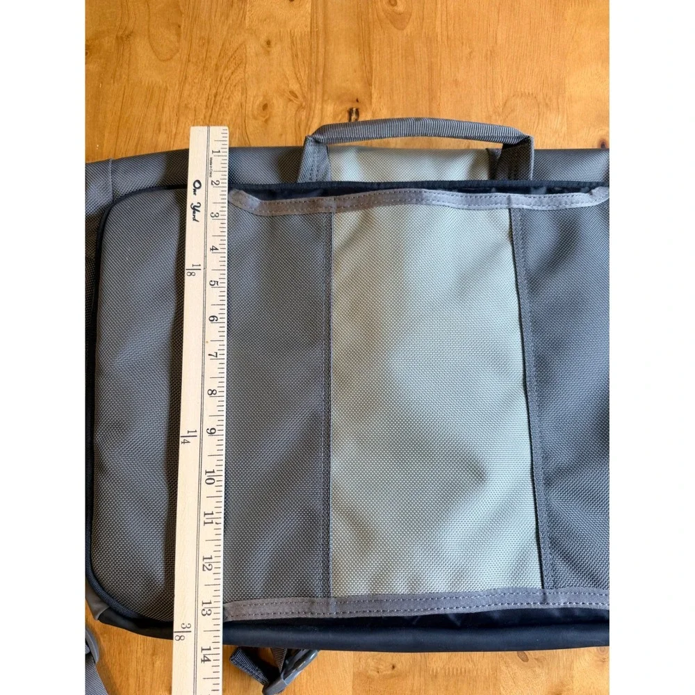 Timbuk2 Classic Messenger Bag Tan Brown Ballistic Nylon Laptop Commuter Bag